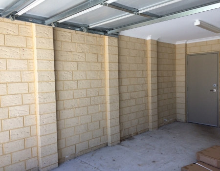 <b>Customer Goal</b>
Tidy up the left side of the garage with the main aim of upgrading the workbench work area, complete with tool organisation and storage